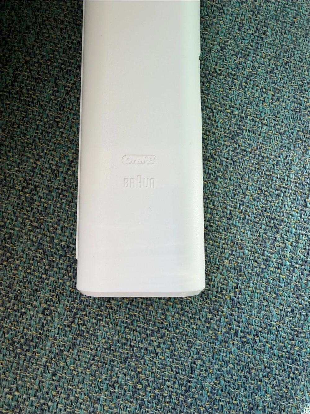 Oral‑B Braun Electric Toothbrush with Travel Case & charger BRAND NEW